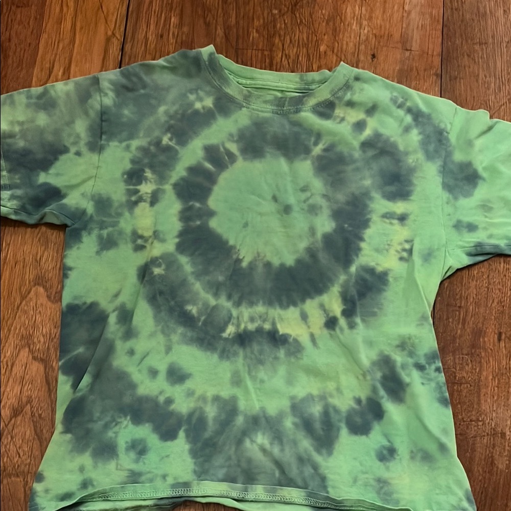 Sz 10/12 Kids Tie-Dye Green T-Shirt - excellent condition.  100 % cotton.